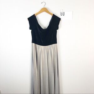 Donna Morgan velvet gold pleated midi dress 12